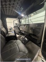 KW & 2013 T&E 44' Tilt Lift Gate Transporter, Bathroom W/Shower, Lounge, Pristine Rig - Image 9