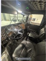 KW & 2013 T&E 44' Tilt Lift Gate Transporter, Bathroom W/Shower, Lounge, Pristine Rig - Image 11