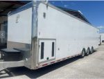 2016 Intech 32' Aluminum Tag, Pro Awning, A/C, Generator, Lots of Cabinets & Storage - Image 4