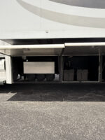 2010 Cascadia Showhauler Dual Slide Garage Coach, DD-15, Automatic, 155K Miles - Image 6