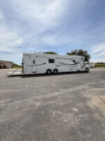 2010 Cascadia Showhauler Dual Slide Garage Coach, DD-15, Automatic, 155K Miles - Image 23