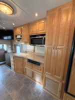 2010 Cascadia Showhauler Dual Slide Garage Coach, DD-15, Automatic, 155K Miles - Image 28