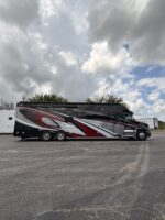 2021 Renegade Cascadia Triple Slide Totor - Image 3