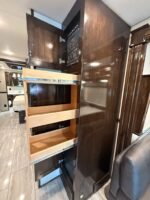 2021 Renegade Cascadia Triple Slide Totor - Image 26
