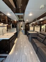 2021 Renegade Cascadia Triple Slide Totor - Image 34
