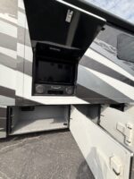 2020 Verona LE Triple Slide Coach, 49K Miles, 350HP Cummins, Washer/Dryer, Loaded - Image 5