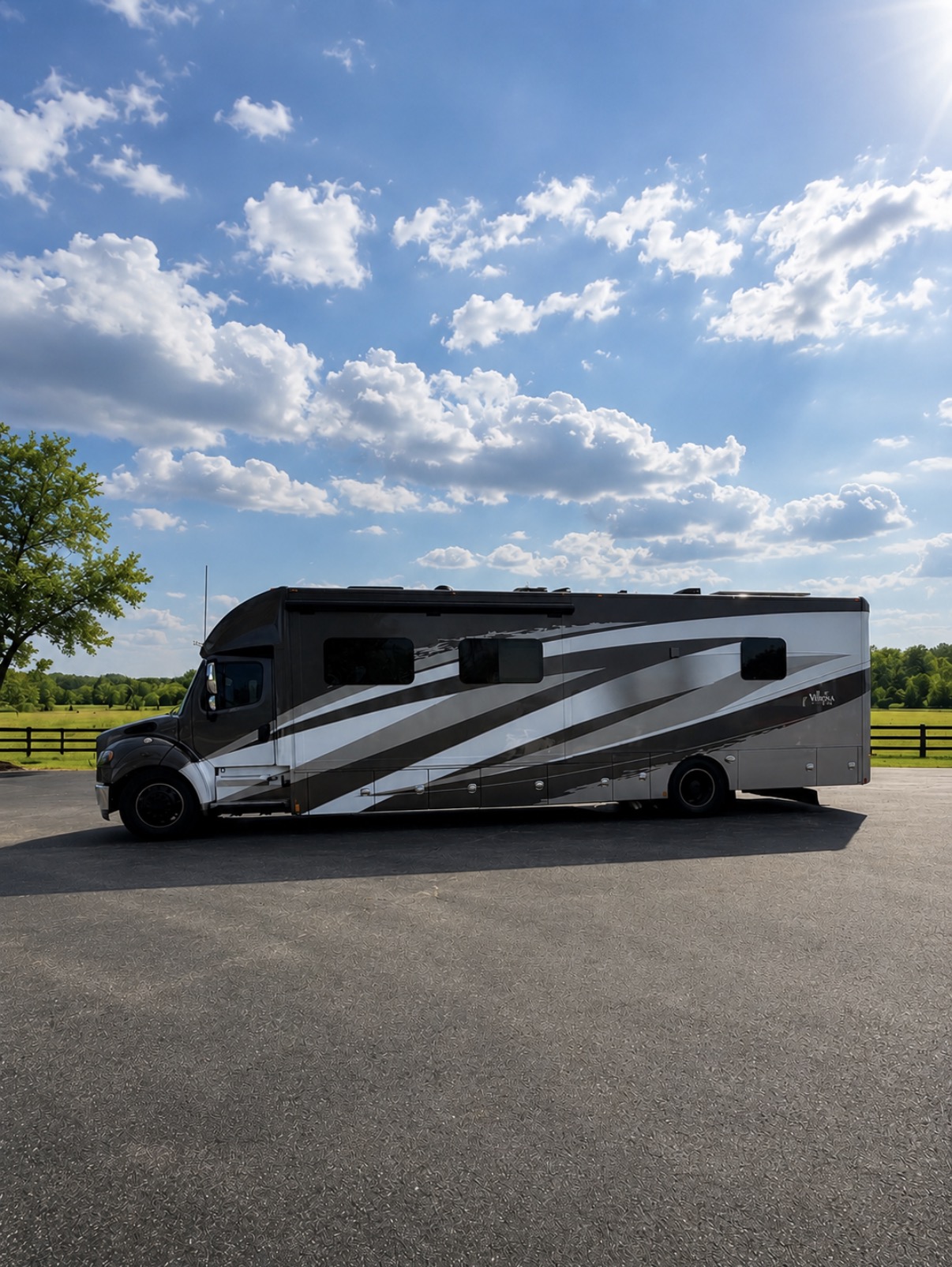 Screenshot 2020 Verona LE Triple Slide Coach, 49K Miles, 350HP Cummins, Washer/Dryer, Loaded - Image 1