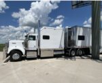KW & 2013 T&E 44' Tilt Lift Gate Transporter, Bathroom W/Shower, Lounge, Pristine Rig - Image 5