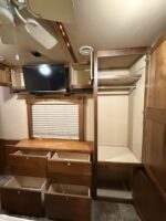 2015 NRC Triple Slide Coach, 120k Miles, Loaded - Image 10