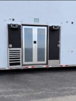 2022 Competition 56’ Trailer with 2000 Kenworth Truck - Image 8