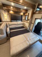 2025 Showhauler Bunk Model, 4K Miles, Pristine - Image 25
