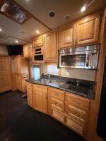 2014 ShowHauler Twin Tandem Totorhome, 342K Miles - Image 12