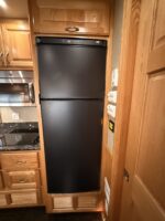 2014 ShowHauler Twin Tandem Totorhome, 342K Miles - Image 14