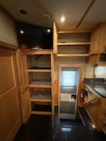 2014 ShowHauler Twin Tandem Totorhome, 342K Miles - Image 18