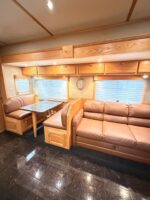 2014 ShowHauler Twin Tandem Totorhome, 342K Miles - Image 19