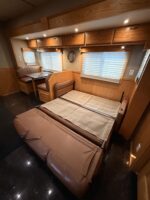 2014 ShowHauler Twin Tandem Totorhome, 342K Miles - Image 21