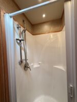 2014 ShowHauler Twin Tandem Totorhome, 342K Miles - Image 23