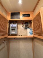 2014 ShowHauler Twin Tandem Totorhome, 342K Miles - Image 25