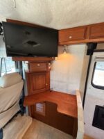 2007 Dynamax with 2010 United 28’ Trailer - Image 12