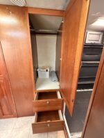 2007 Dynamax with 2010 United 28’ Trailer - Image 22